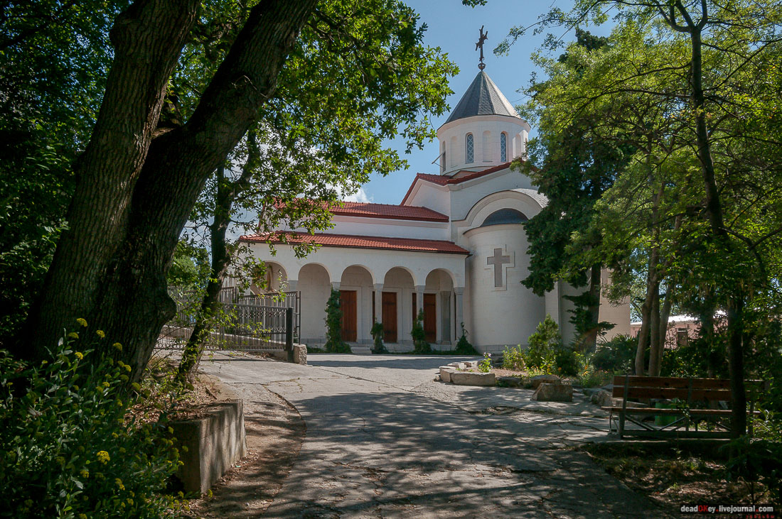 храм в ореанде в крыму. Смотреть фото храм в ореанде в крыму. Смотреть картинку храм в ореанде в крыму. Картинка про храм в ореанде в крыму. Фото храм в ореанде в крыму
